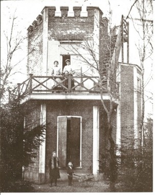 Koepel-in-1905-met-2-verdiepingen